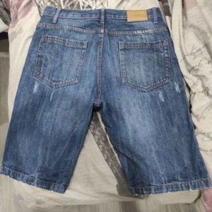 Pantalón vaquero corto